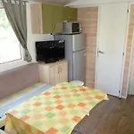 假日公园 Pisak - Mobile Homes By The Sea 塞利讷